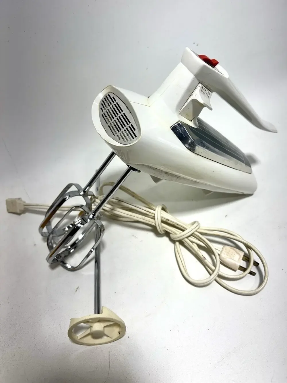 Vintage GE Hand Mixer M47 White Tested Working Mid Century USA